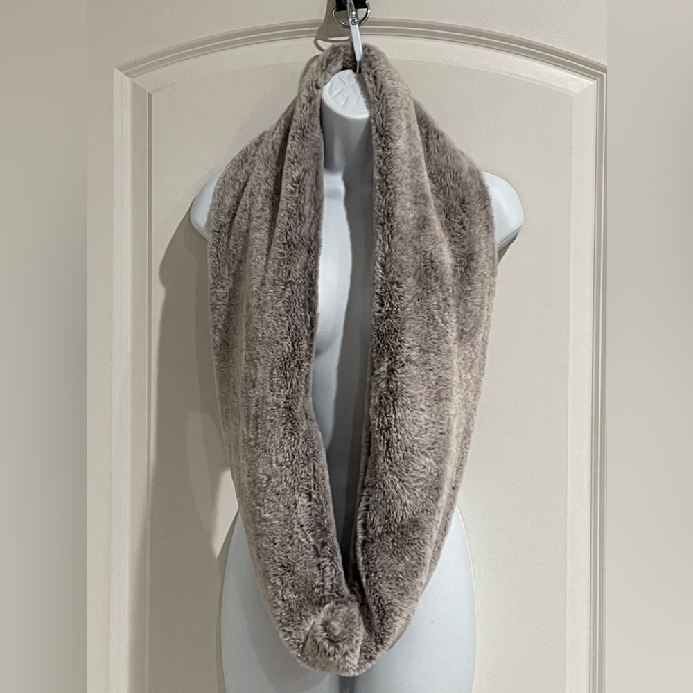West/loop scarve
